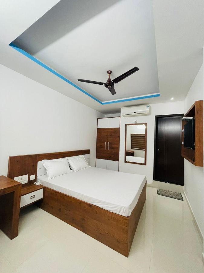 Zam Zam Residency Hotel Cheruppulasseri Buitenkant foto